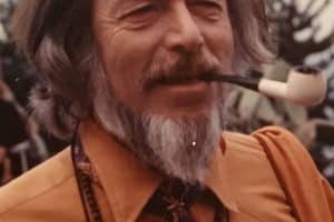 10 Best Alan Watts Books (2024)