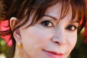 5 Best Isabel Allende Books (2024)