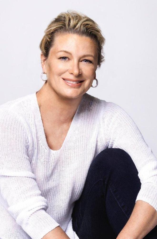 Kristin Hannah Featured