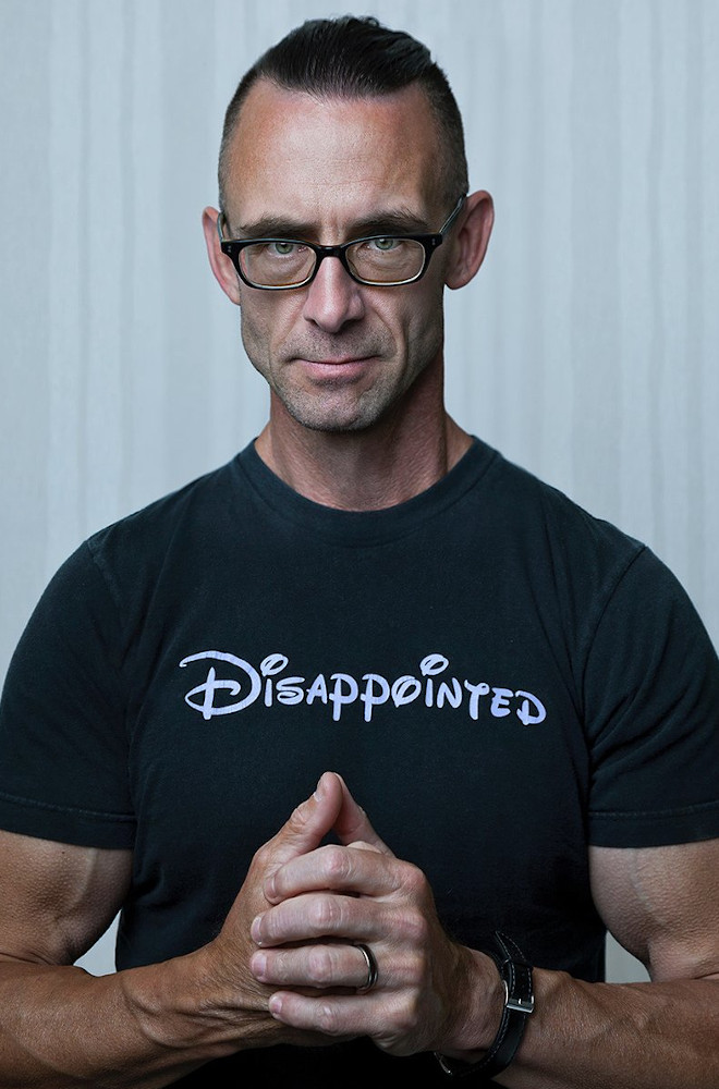 Chuck Palahniuk Featured