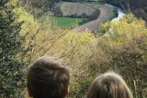 10 Best Survival Books for Kids (2025)