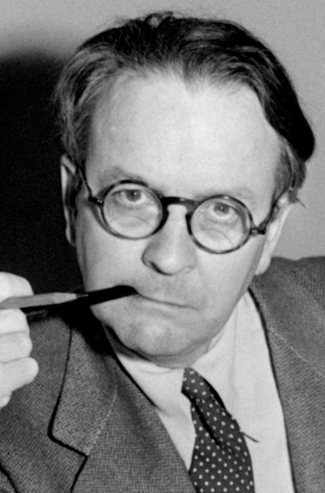 Raymond Chandler Featured