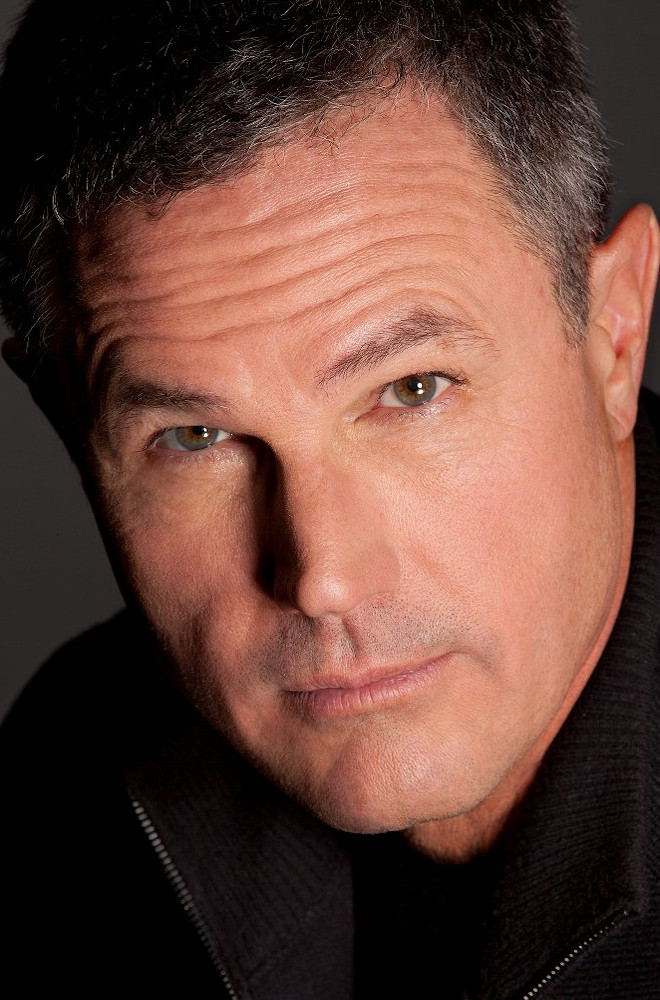 Robert Crais Featured