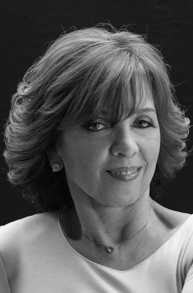 Nora Roberts Featured